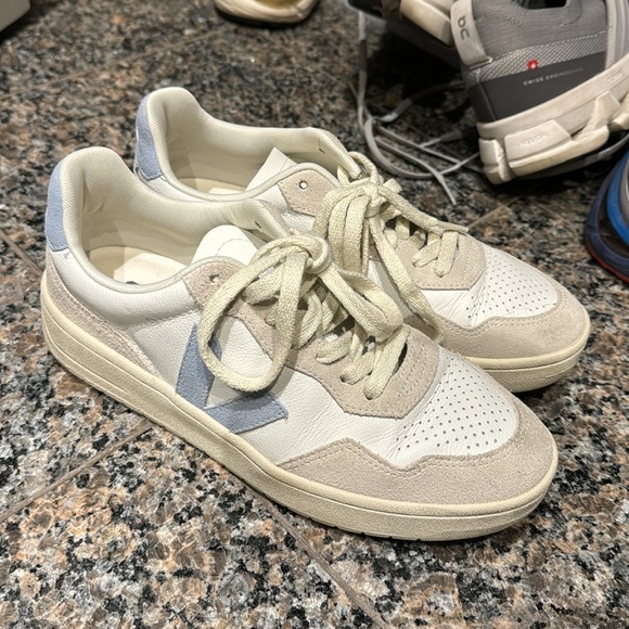 Cream and baby blue veja - worn once - Picture 3 of 8